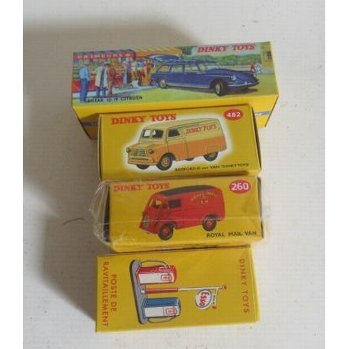 620 - Dinky Atlas Citroen ID19, Bedford van, Royal Mail van and petrol pumps, box E-M (Est. plus 21% premi... 