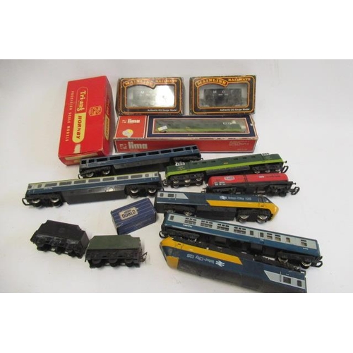 634 - Playworn trains by Lima, Hornby and others including two Deltic Diesels, Intercity 125 and coaches, ... 