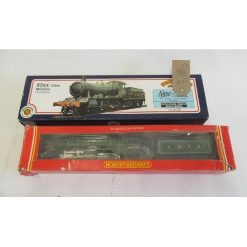 635 - Bachman 93XX B.R. Mogul and Hornby 4472 Flying Scotsman, boxes F, models E (Est. plus 21% premium in... 