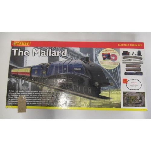 644 - Hornby Mallard train set, boxed, G-E (Est. plus 21% premium inc. VAT)