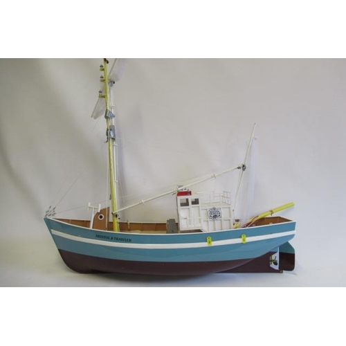 757 - A radio controlled fishing boat Bristol Trawler fitted with electric motor and sails, 80cm x 20cm x ... 