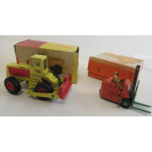 607 - Dinky 976 Michigan tractor and 14c Forklift truck, boxes AF, models F (Est. plus 21% premium inc. VA... 