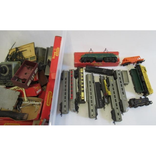 648 - Playworn trains by Triang including Triang Railway Pantograph locomotive and switcher, six coaches, ... 