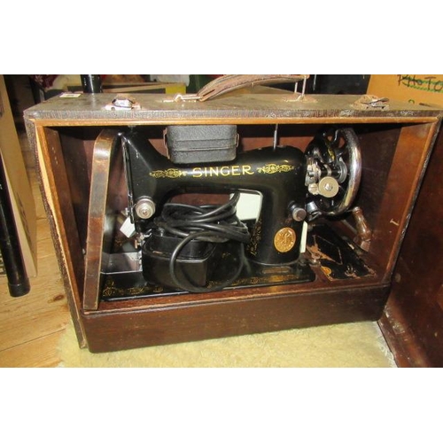 143 - CASED SINGER SEWING MACHINE