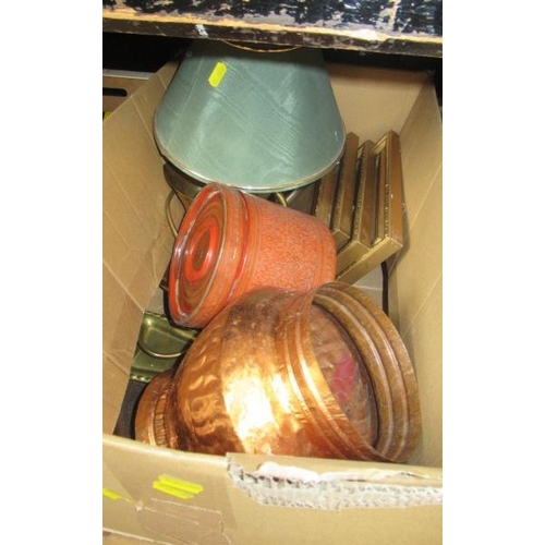 86 - BOX OF MISCELLANEOUS ITEMS