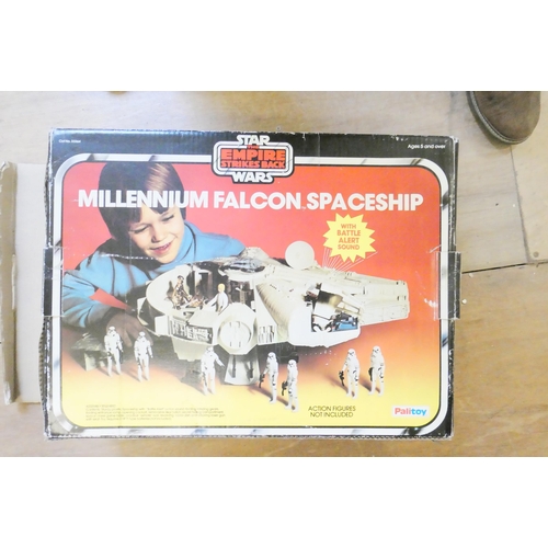 409 - Palitoy Millenium Falcon Spaceship with battle Alert with sticker sheet and instructions, box F-G, m... 