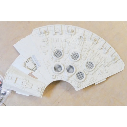 409 - Palitoy Millenium Falcon Spaceship with battle Alert with sticker sheet and instructions, box F-G, m... 