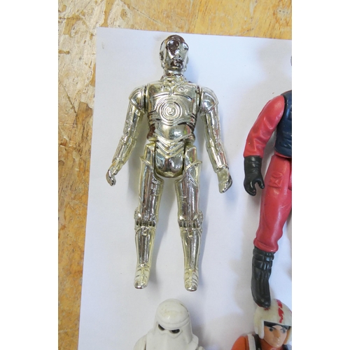 371 - A large quantity of early Star Wars figures, some items have playworn damage or minor parts missing,... 