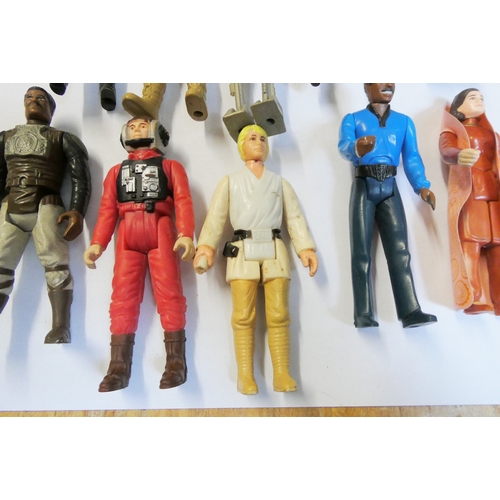 371 - A large quantity of early Star Wars figures, some items have playworn damage or minor parts missing,... 