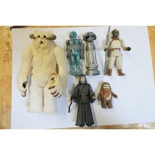 371 - A large quantity of early Star Wars figures, some items have playworn damage or minor parts missing,... 