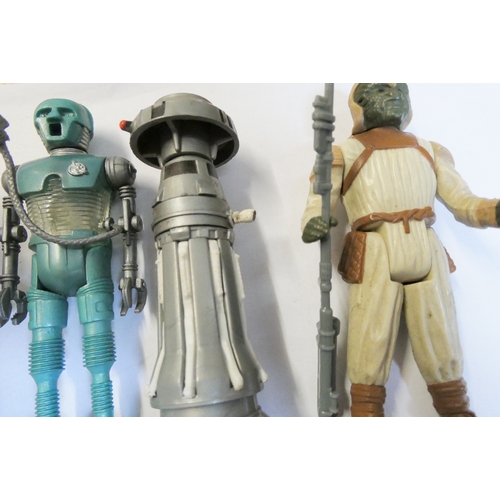 371 - A large quantity of early Star Wars figures, some items have playworn damage or minor parts missing,... 