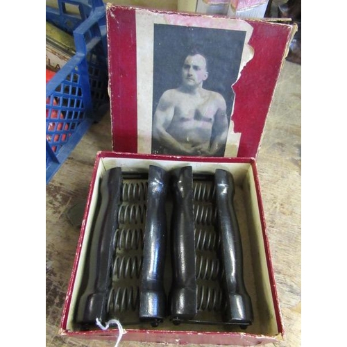 37 - BOXED VINTAGE GRIP EXERCISER