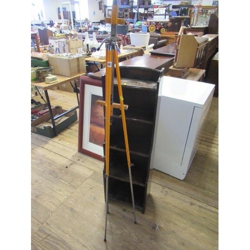 502 - METAL EASEL