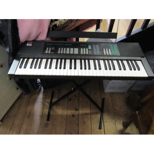 964 - YAMAHA KEYBOARD AND STAND