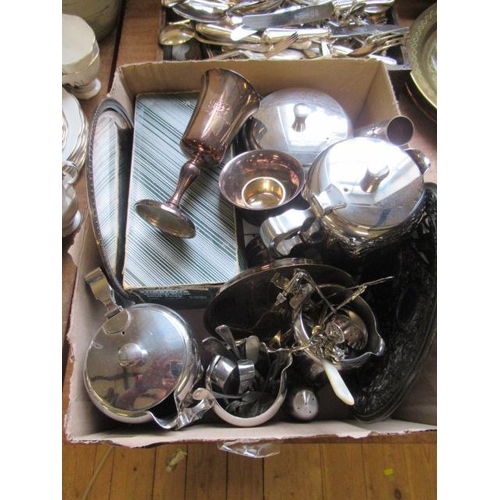 321 - BOX OF METALWARE