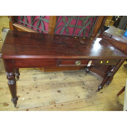 822 - DRESSING TABLE