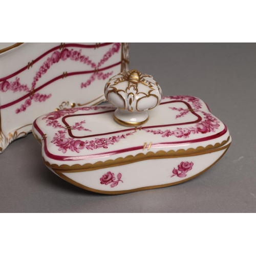 16 - A DRESDEN PORCELAIN LETTER RACK AND MATCHING ROCKER BLOTTER, 20th century, painted on-glaze en camie... 