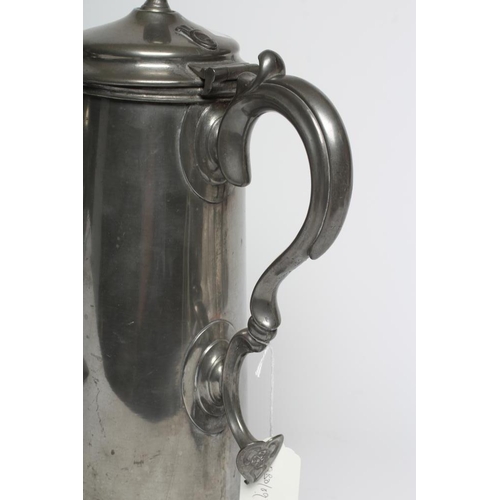 286 - A PEWTER KNOPPED TAPPIT HEN, late 18th century, Scottish pint capacity, of typical shouldered form w... 