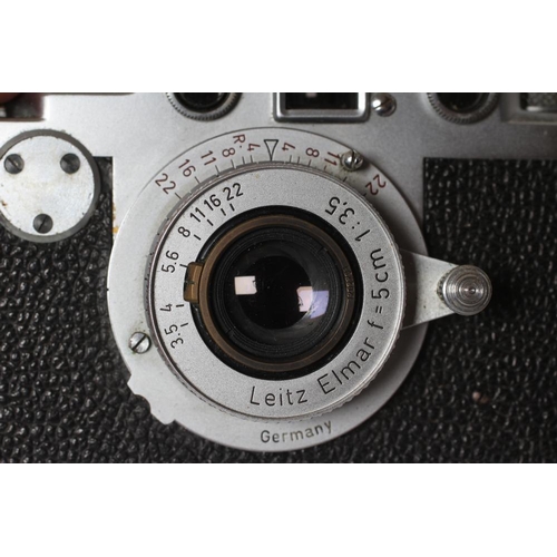 321 - A LEICA 11F RED DIAL CAMERA, 1952, numbered 762067, with 39th ed. Guide by W. D. Emanuel, original s... 