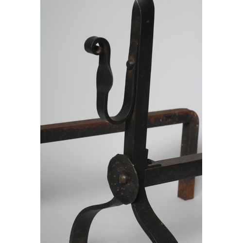 450 - AN EARLY GEORGIAN STYLE CAST IRON FIREBACK, 19th century, of oblong form with arched crest over the ... 