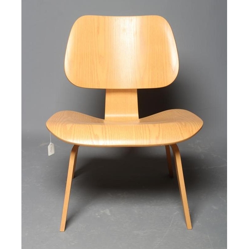 584 - A CHARLES & RAY EAMES DESIGN VITRA PLYWOOD LCW CHAIR, the moulded plywood with ash veneers, Vitra pa... 