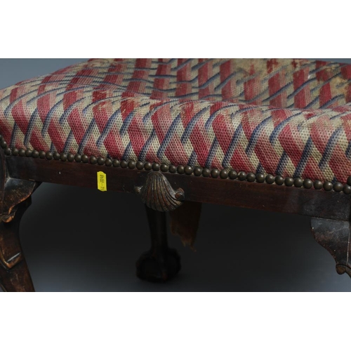 628 - A MAHOGANY AND PARCEL GILT DRESSING STOOL of mid Georgian design, 19th century, the oblong seat upho... 