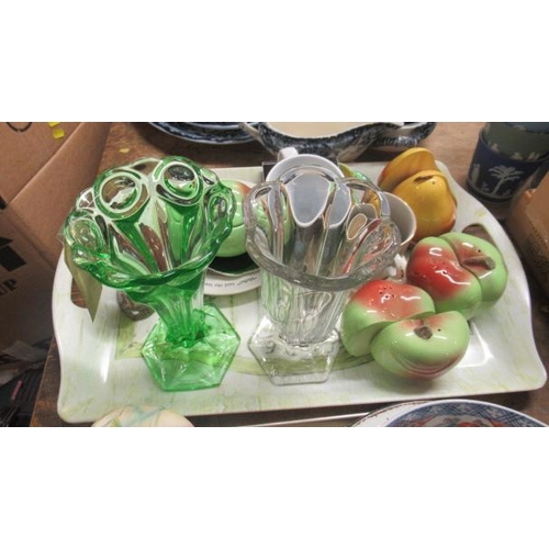 90 - TRAY OF CERAMICS AND GLASS