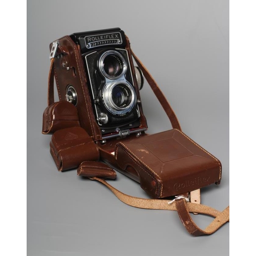 432 - A ROLLEIFLEX SYNCHRO-COMPUR CAMERA, Franke & Heidecke, with Carl Zeiss Nr3482184 Tessar 1:3,5 f=75mm... 