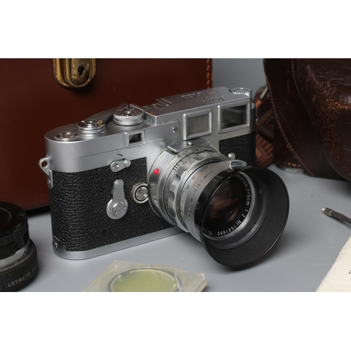 433 - A LEICA M3 ERNST LEITZ WETZLAR CAMERA, numbered 962 844, with Ernst Leitz GmbH Wetzlar Summicron f=5... 