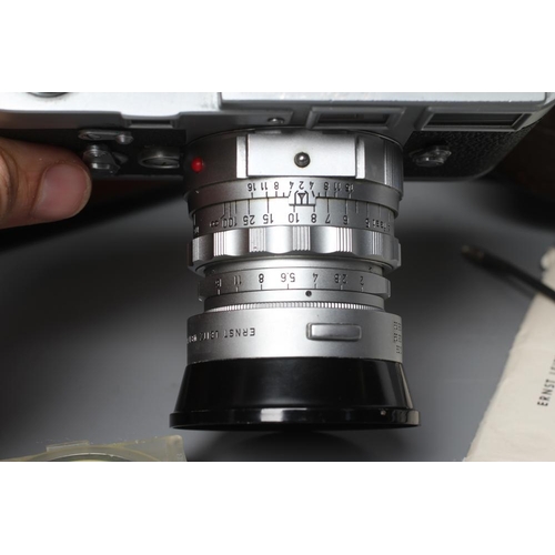 433 - A LEICA M3 ERNST LEITZ WETZLAR CAMERA, numbered 962 844, with Ernst Leitz GmbH Wetzlar Summicron f=5... 