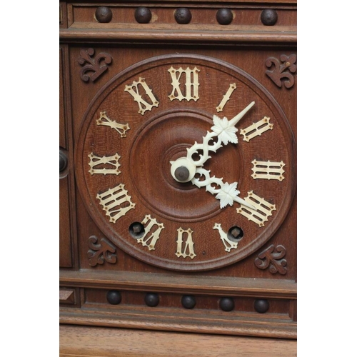 777 - A BLACK FOREST TABLE CUCKOO CLOCK, c.1900, the twin fusee movement with anchor escapement, 5 1/2