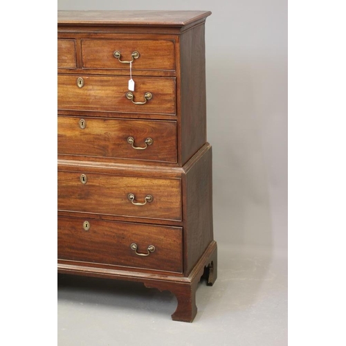 846 - A MAHOGANY CHEST ON CHEST, 18th century and later, the cavetto moulded cornice over two short and tw... 