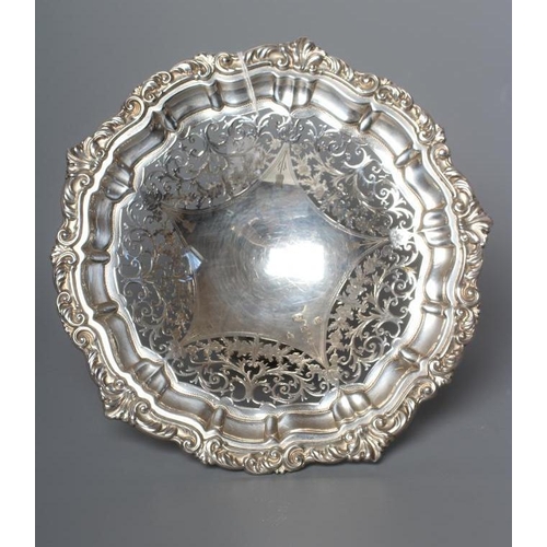 133 - A LATE VICTORIAN SILVER PEDESTAL DISH, maker's mark A.C., Birmingham 1900, the dished bowl with tass... 