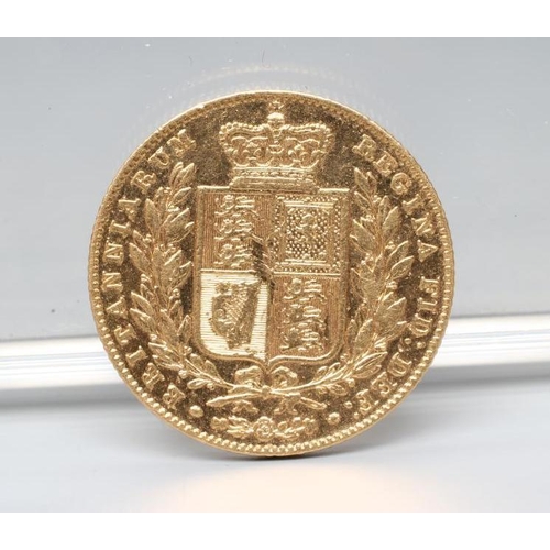 139 - A VICTORIAN YH SHIELD BACK SOVEREIGN, 1842, 7.9g (Est. plus 20% premium)