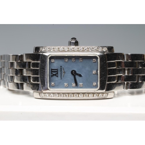 154 - A LADY'S LONGINES DOLCE VITA WRISTWATCH, the grey iridescent oblong dial with Roman 12 and diamond p... 