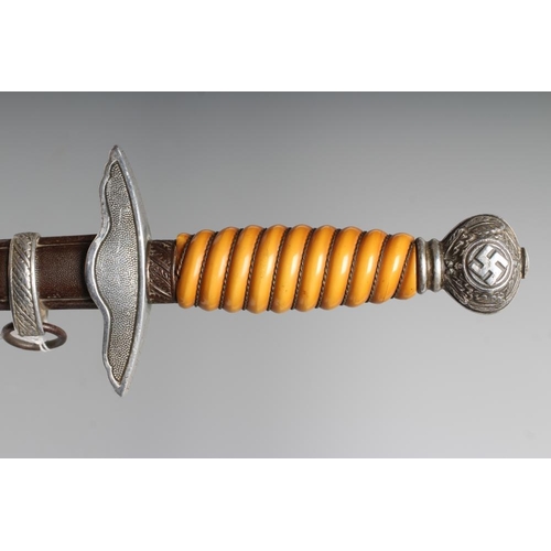 453 - A THIRD REICH LUFTWAFFE OFFICER'S DAGGER, the 9 5/8