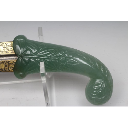 479 - A MUGHAL TYPE DAGGER, the 10 1/8