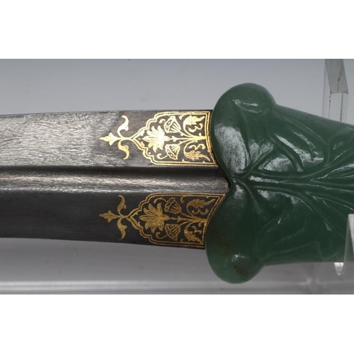 479 - A MUGHAL TYPE DAGGER, the 10 1/8