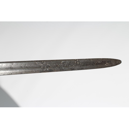 555 - A BRITISH 1796 PATTERN HEAVY CAVALRY OFFICER'S SWORD, the 32