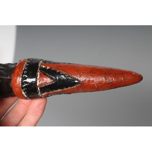 585 - AN OBSIDIAN DAGGER, from Papua New Guinea, with 4 5/8