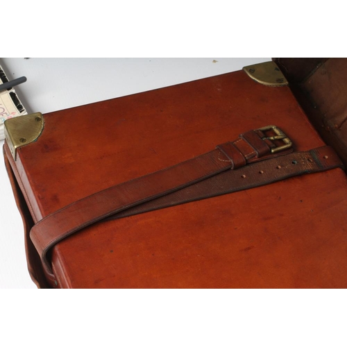 600 - A JAMES PURDEY & SONS DOUBLE SHOTGUN CASE of oak and leather construction, red internal baize, conta... 