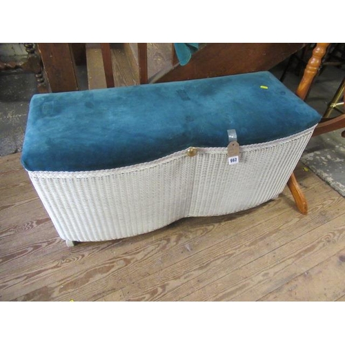 962 - WHITE AND TURQUOISE LINEN BOX