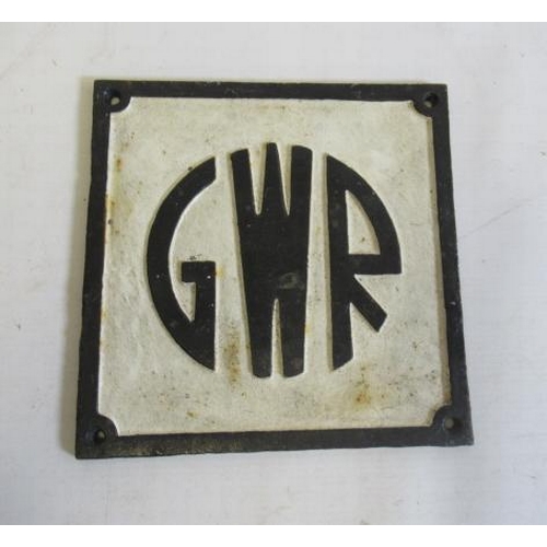 1027 - Cast iron G.W.R. Company Plate, black on white, G (Est. plus 24% premium inc. VAT)