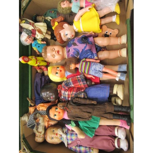 64 - Two trays of mixed vintage dolls and figures, including celluloid, plastic, composition and vinyl ex... 