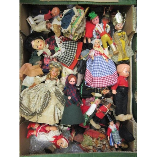 70 - Three trays of mixed vintage dolls, comprising one tray of national costume dolls, one with mainly p... 