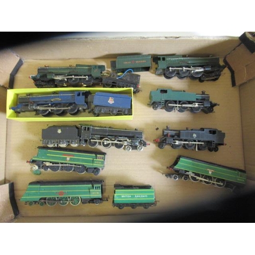 914 - Nine unboxed locomotives by Graham Farish, Hornby and others, some items have damage or parts, missi... 