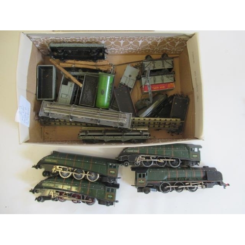 933 - Playworn locomotives and rolling stock by Hornby Dublo including A4 Silver King and goods wagons, F-... 