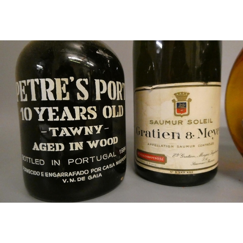 15 - 4 bottles of mixed alcohol, comprising 1 bottle vintage Dimple Haig with cap top, 1 bottle Petre's 1... 