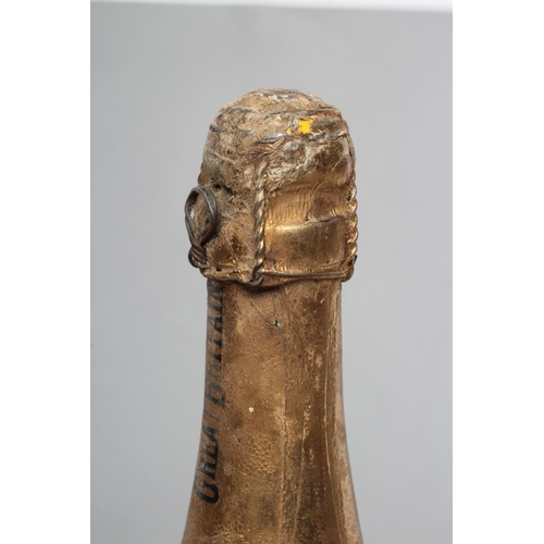 220 - 1 bottle Krug, 1953, champagne, private cuvee, extra sec (Est. plus 24% premium inc. VAT)