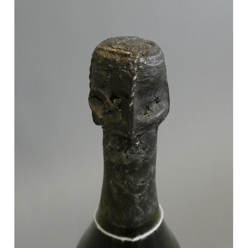 227 - 1 bottle Moet et Chandon, 1976, Dom Perignon (Est. plus 24% premium inc. VAT)